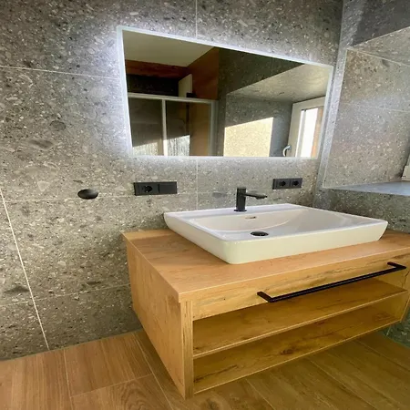 Apartmentl In Saalfelden Near Area, Cleaning Included *
